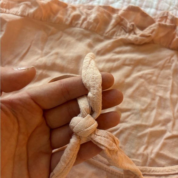 Le Lis Peach Camisole Top - Picture 3 of 3